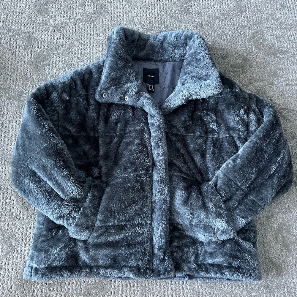 NWOT Women's Forever 21 Faux Fur Jacket size Small in Blue